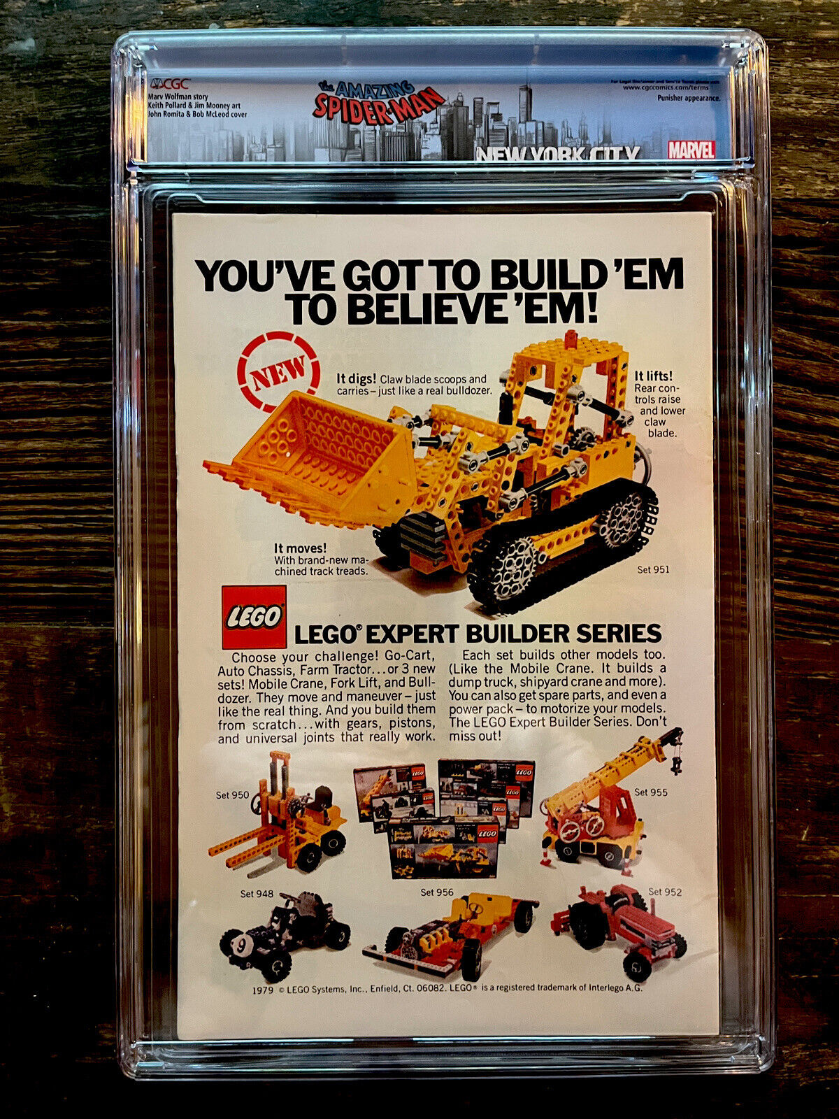 White Pages! Spidey Label! Newsstand! Amazing Spider-Man #201 CGC 9.0 - Punisher