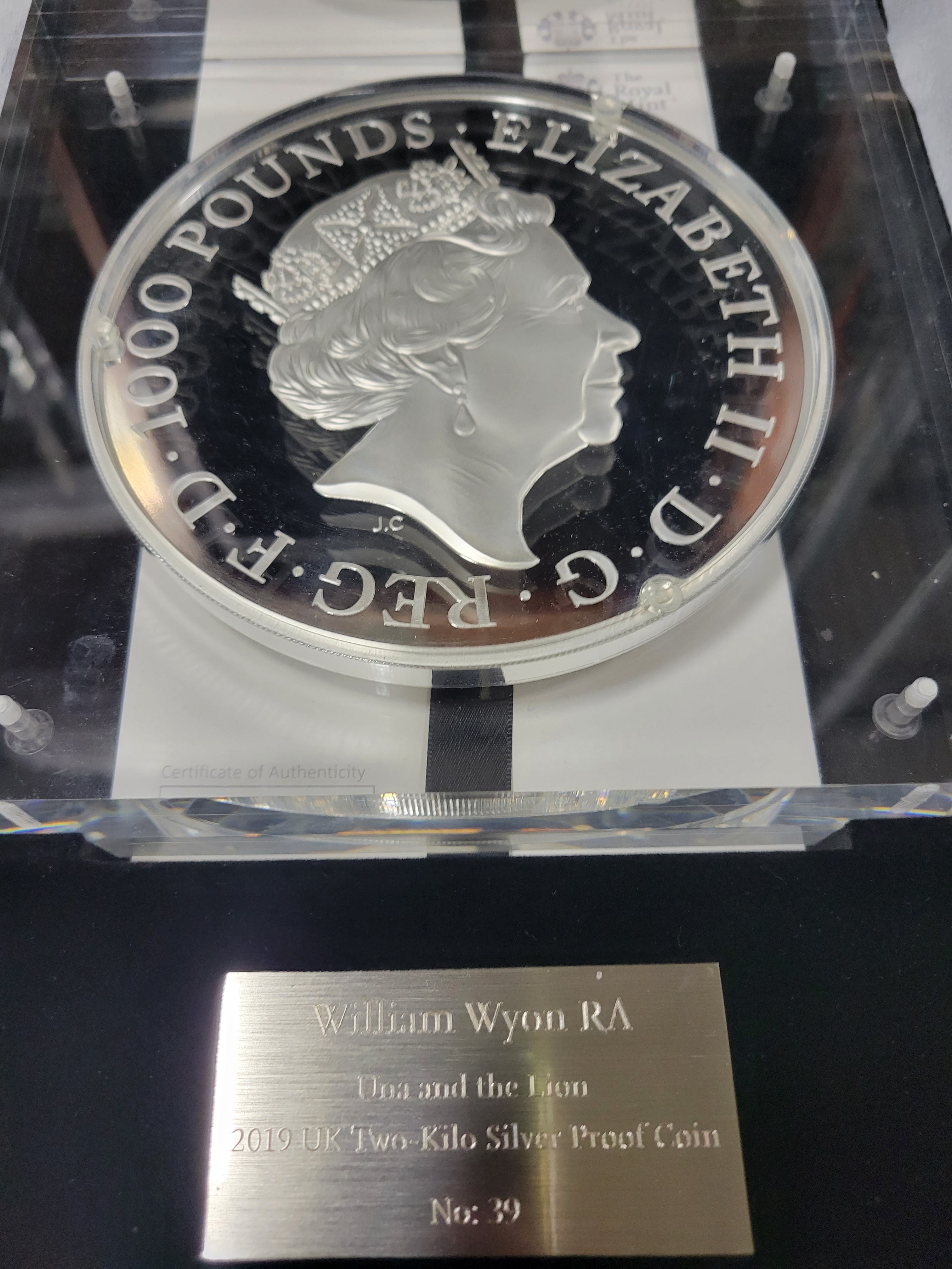 2019 Una and the Lion 2 Kilo Silver Proof Coin -  The Great Engravers Collection