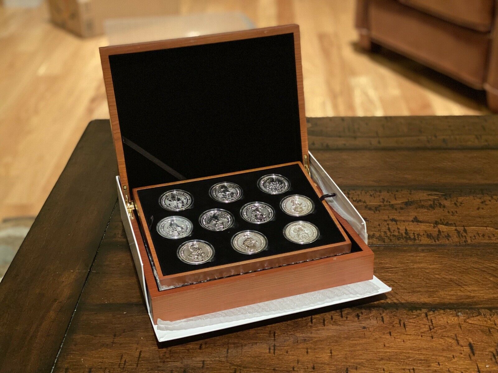 The Queen's Beasts 2oz Silver Bullion Complete Collection Case & Coins